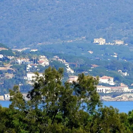 Island Of Calm With Sea View شقة *